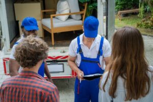 Inside the World of London’s Removals Companies: How They Operate Behind the Scenes