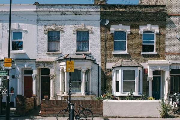 what does a conveyancer do uk